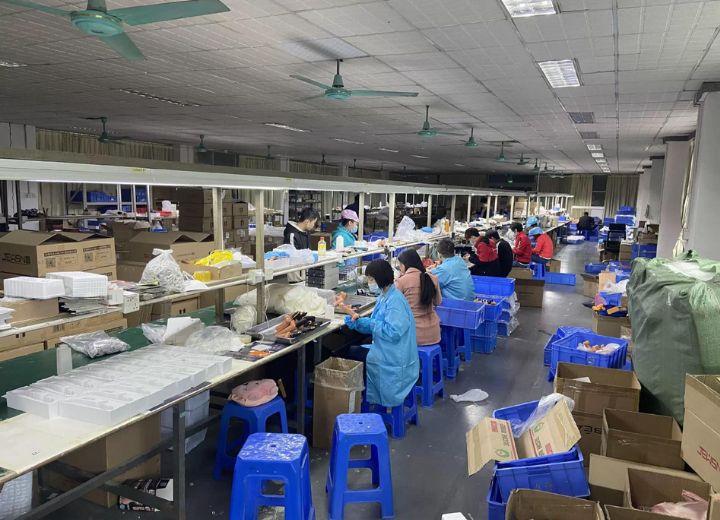 Линия сборки секс-игрушек в Tech Bulk Co., Limited